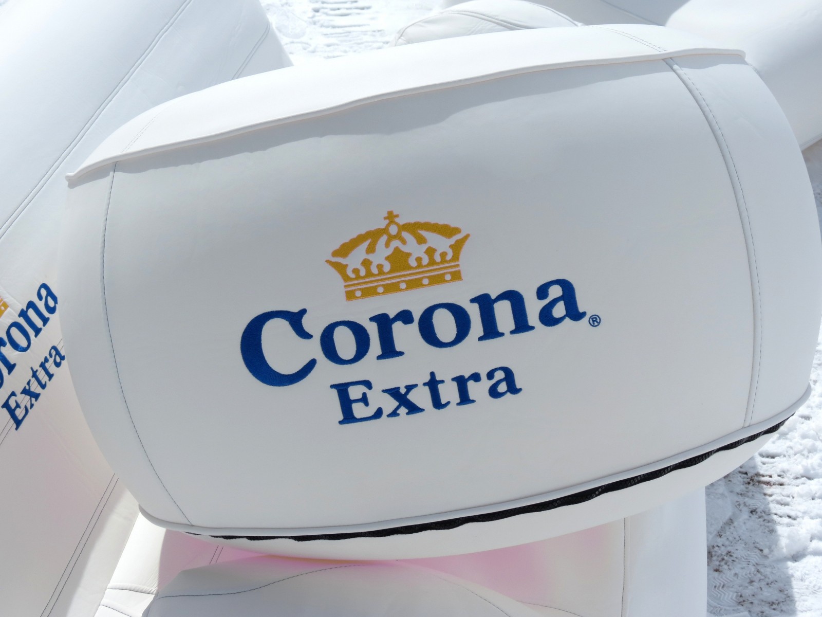 Corona pouf gonflable unc pro